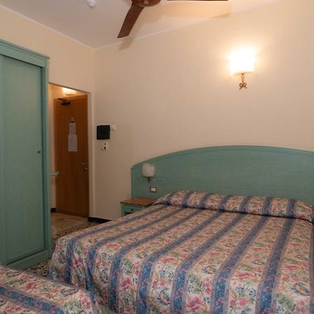 Hotel Magnolia Albenga Buitenkant foto