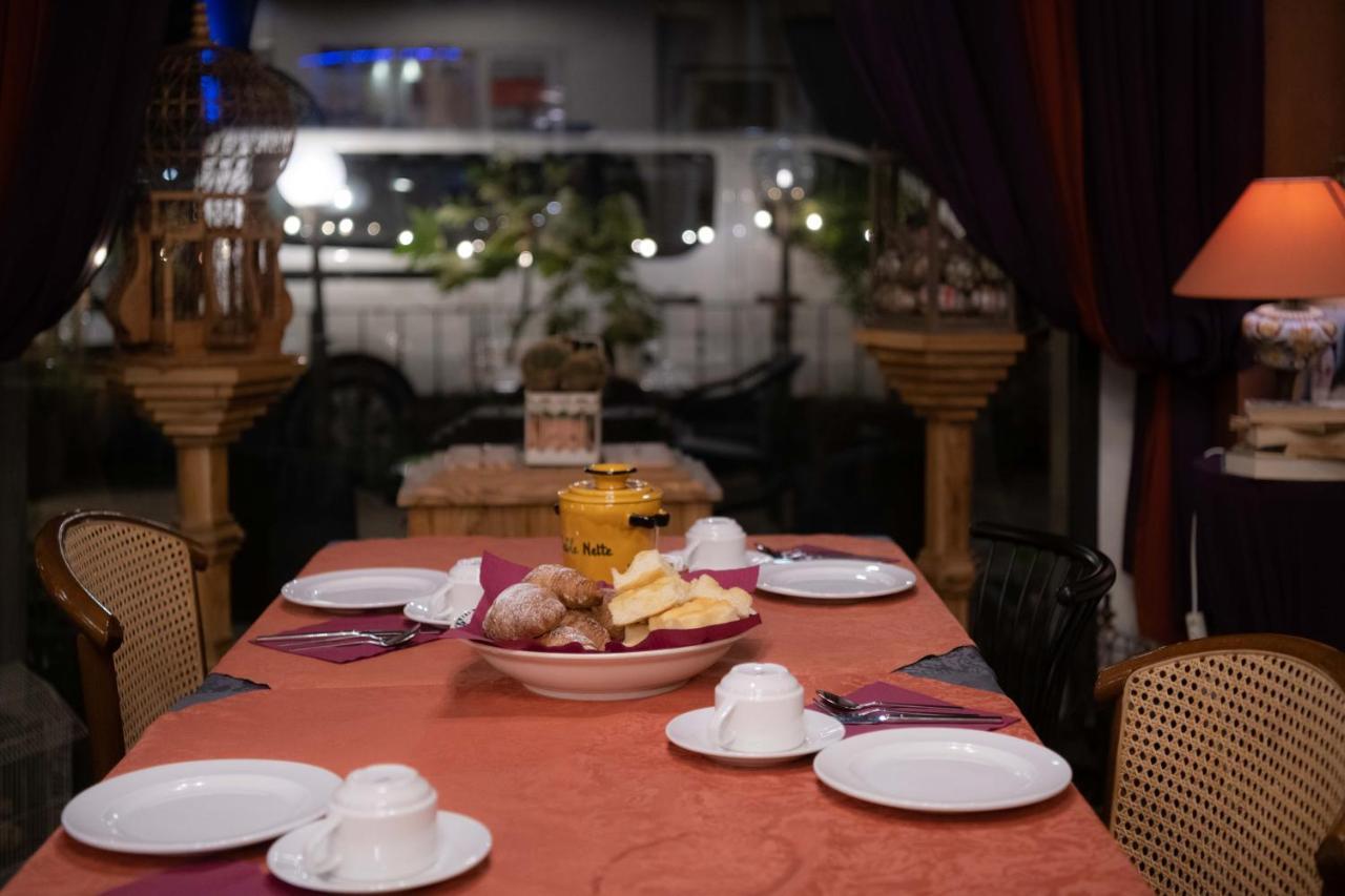Hotel Magnolia Albenga Buitenkant foto