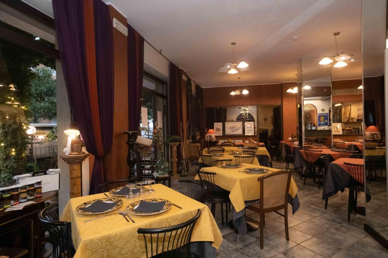 Hotel Magnolia Albenga Buitenkant foto
