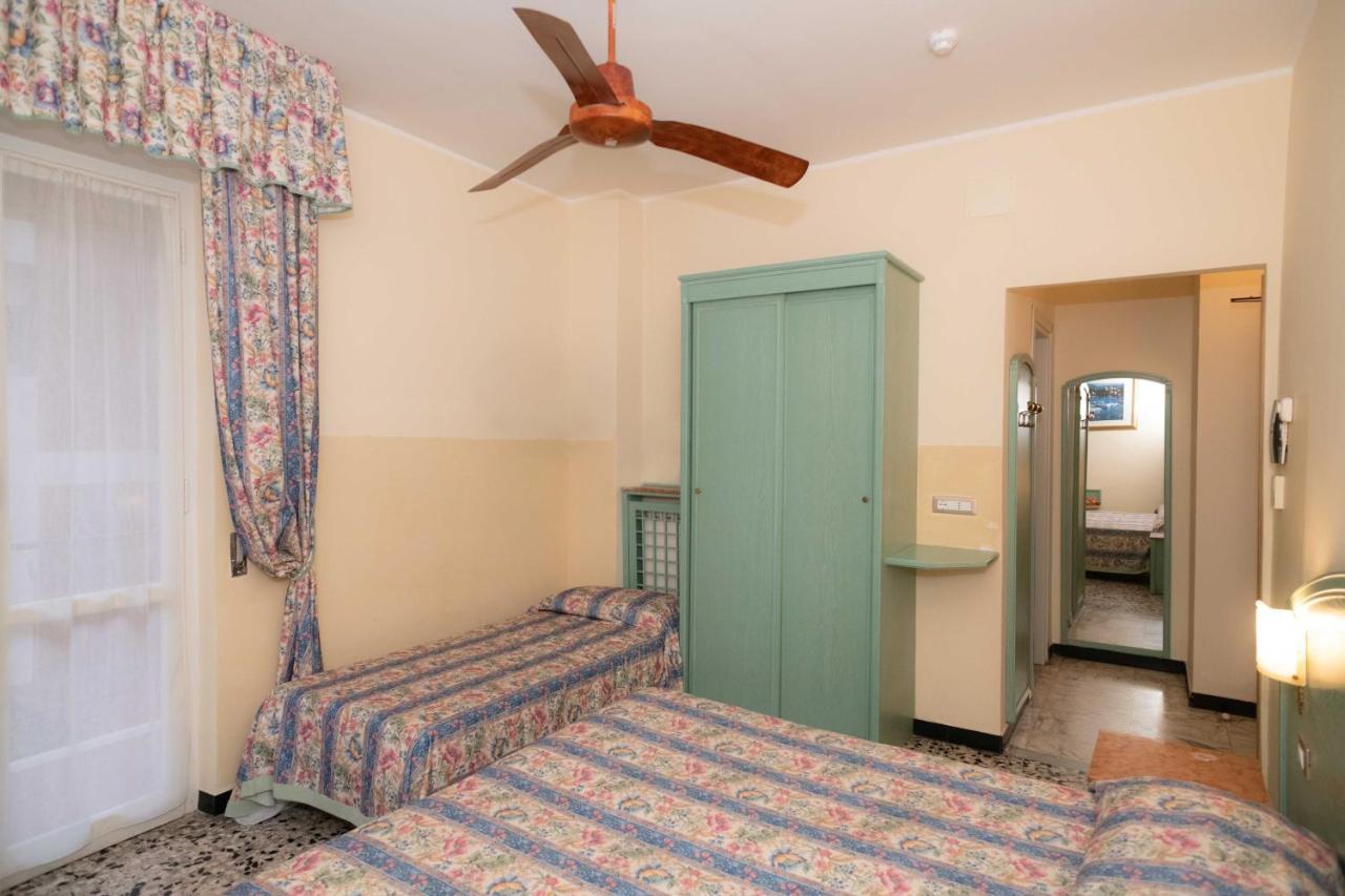 Hotel Magnolia Albenga Buitenkant foto