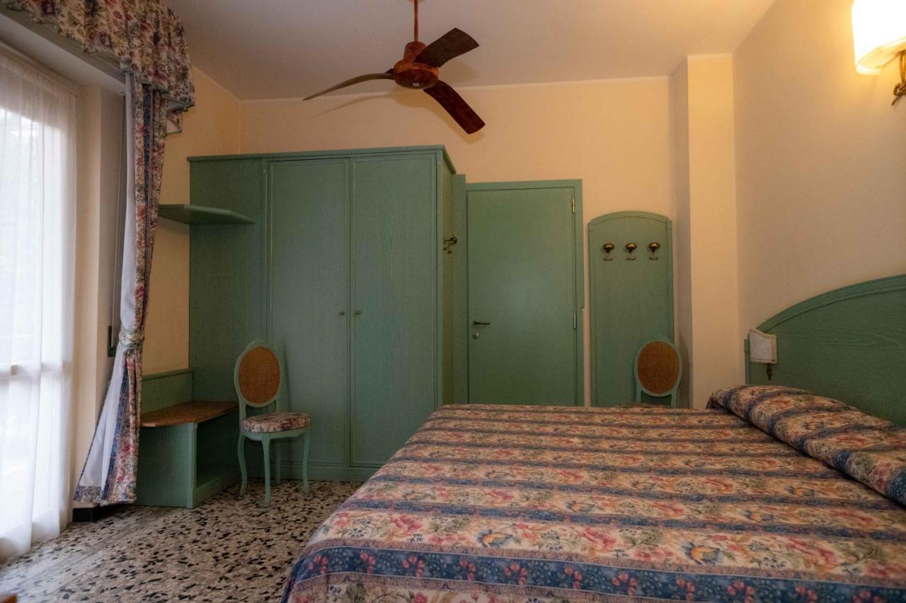 Hotel Magnolia Albenga Buitenkant foto