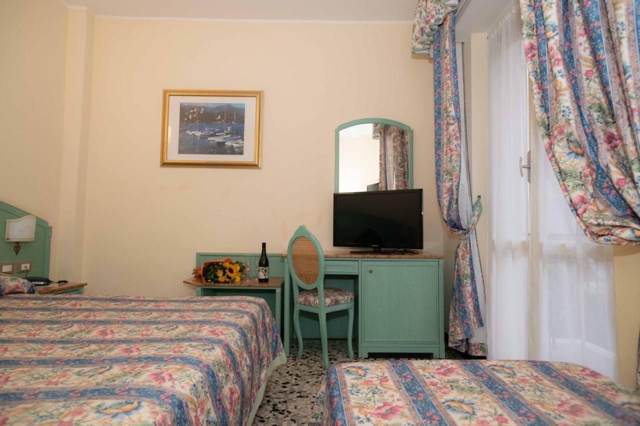 Hotel Magnolia Albenga Buitenkant foto