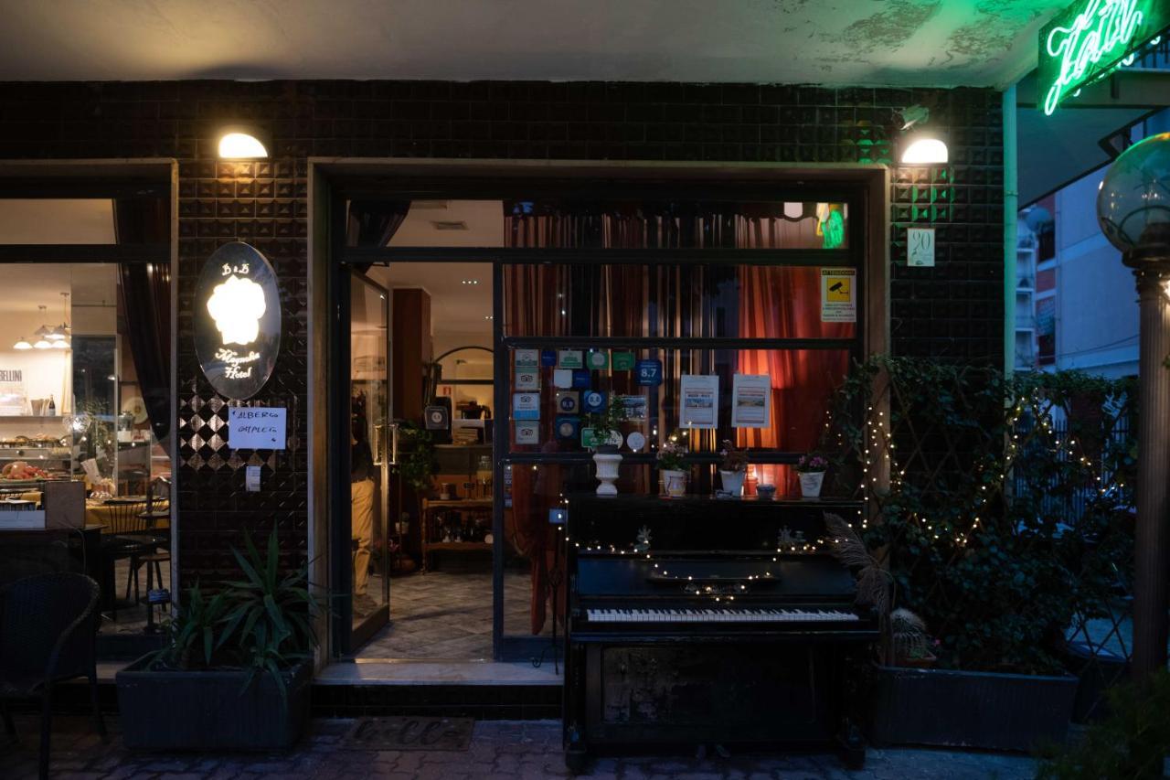 Hotel Magnolia Albenga Buitenkant foto