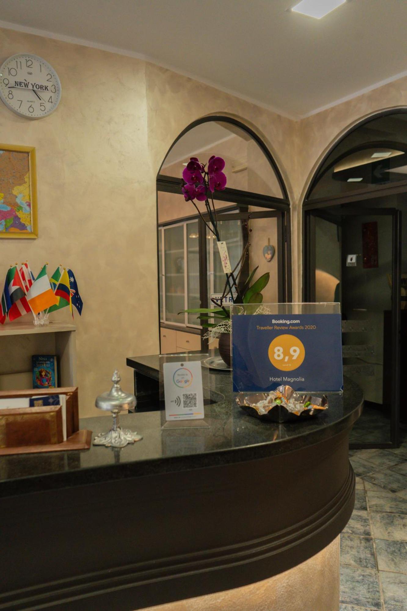 Hotel Magnolia Albenga Buitenkant foto