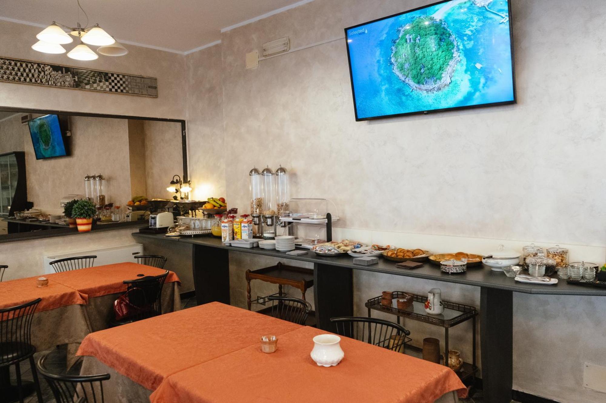 Hotel Magnolia Albenga Buitenkant foto
