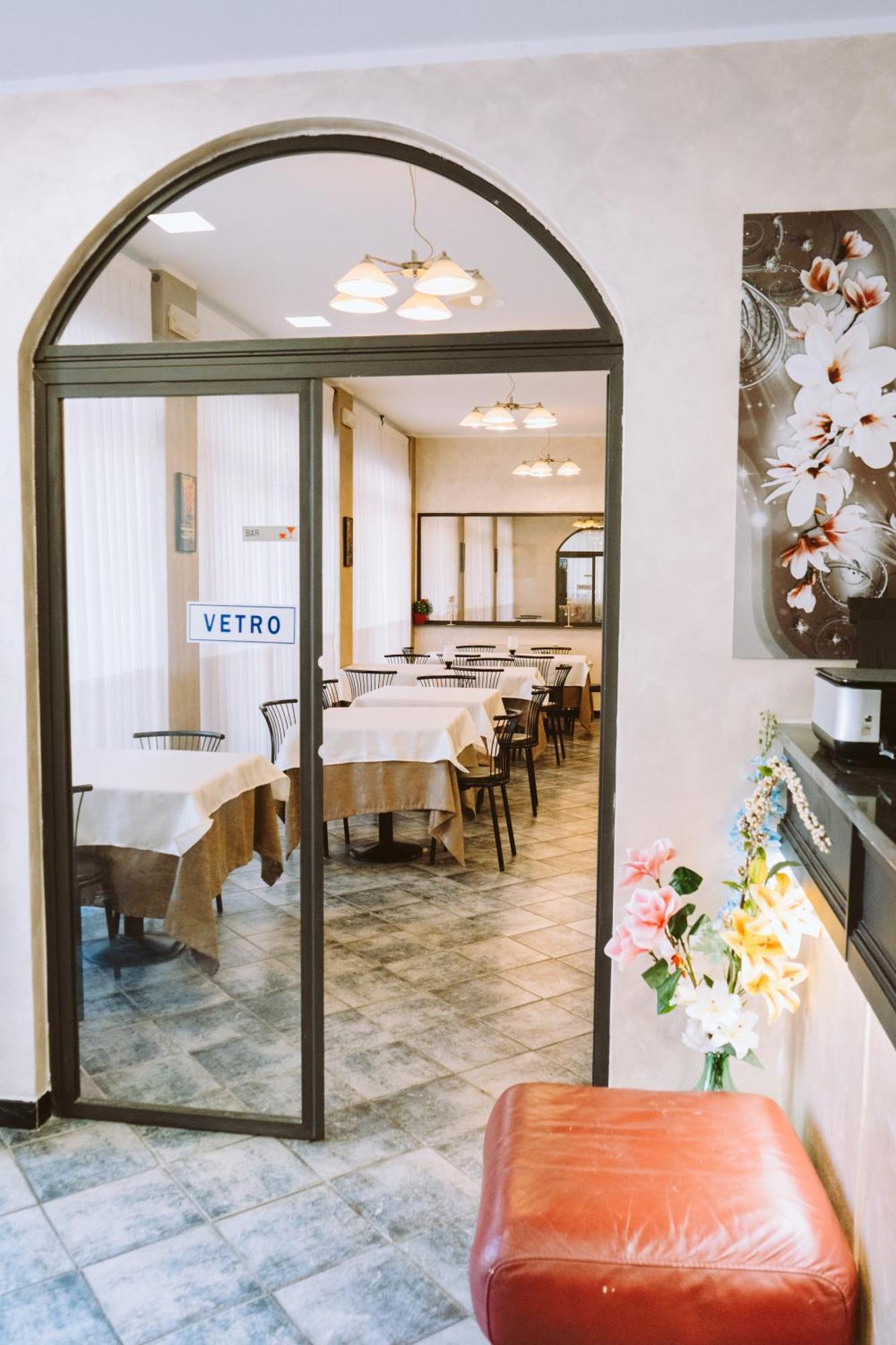 Hotel Magnolia Albenga Buitenkant foto