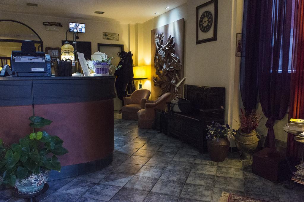 Hotel Magnolia Albenga Buitenkant foto